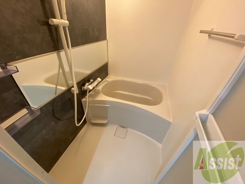 バス・シャワールーム　お風呂になります。一日の疲れを癒してくださいね。