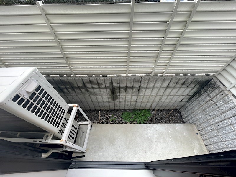 バルコニー　※別号室の写真となります。