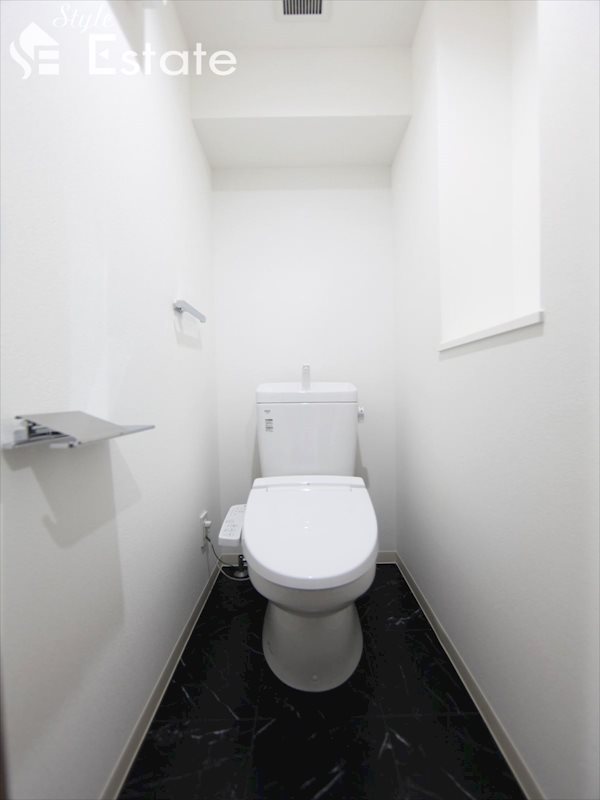 トイレ　温水洗浄付便座