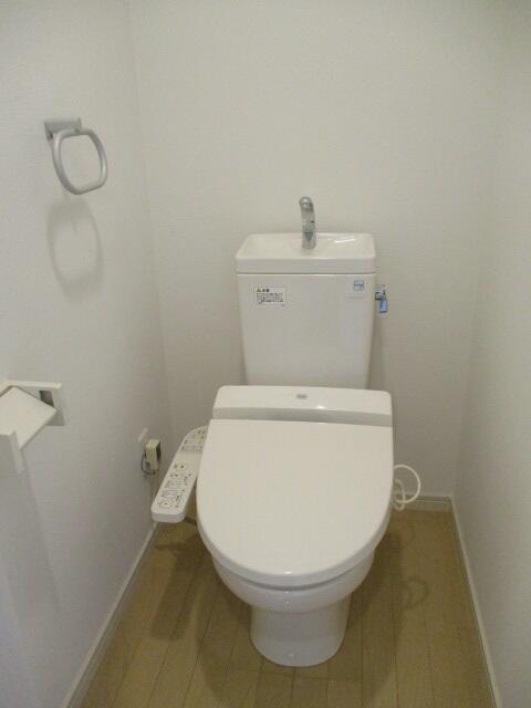 その他設備　温水洗浄便座付き