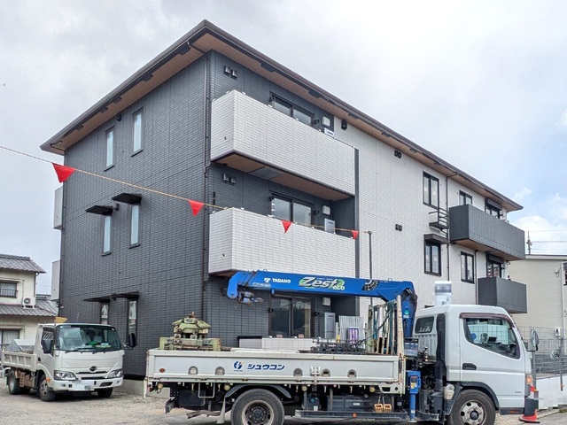 建物外観　建築中