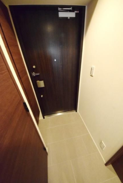 玄関　※別部屋参考写真