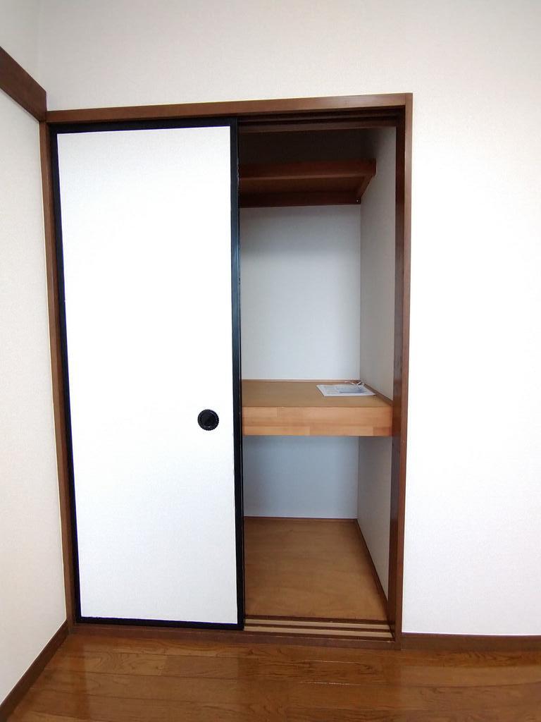 収納　西洋室収納