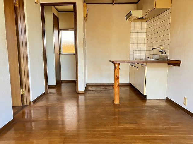 キッチン　玄関＆キッチン