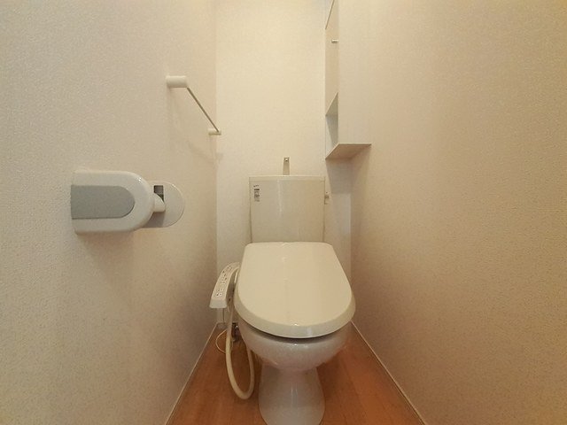 トイレ　清潔感のあるトイレです