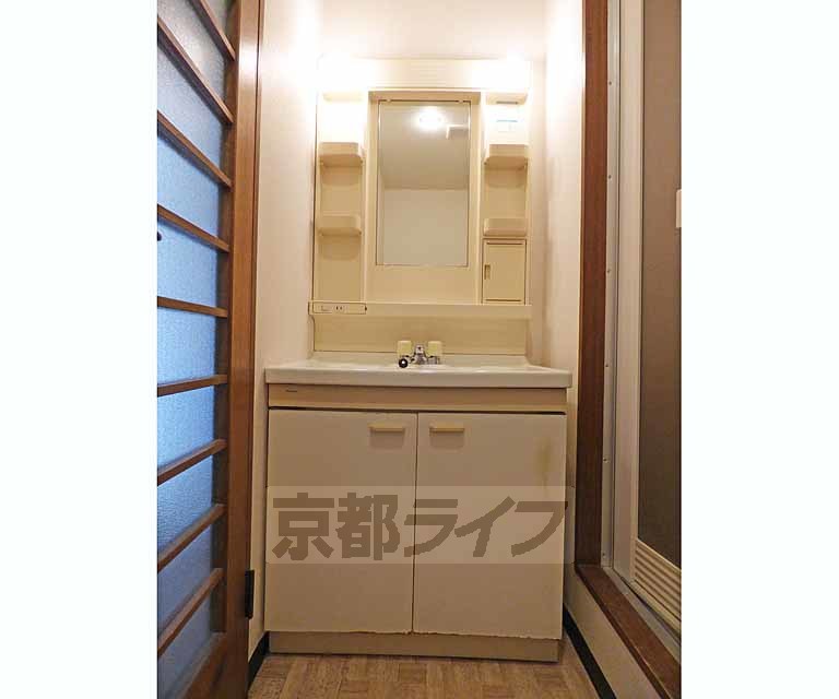 洗面設備　洗面台です。