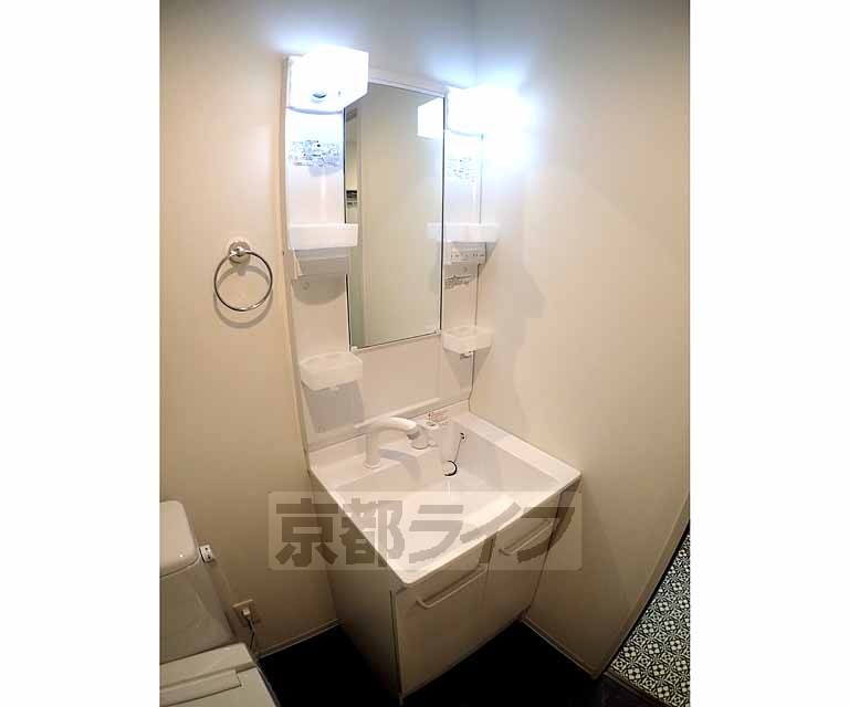 洗面設備　独立洗面台です。