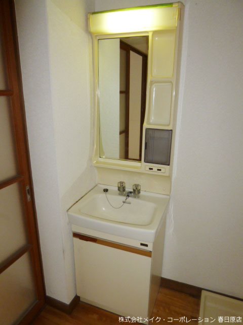 洗面設備　写真は同型タイプ