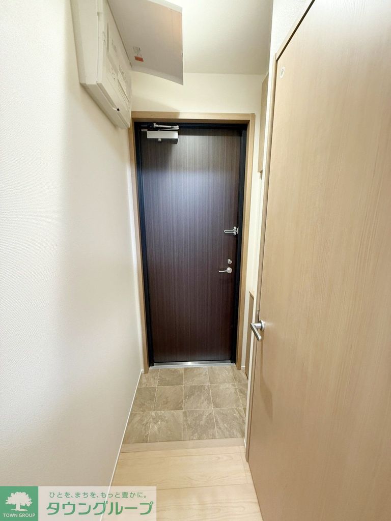 玄関　リビング/居室