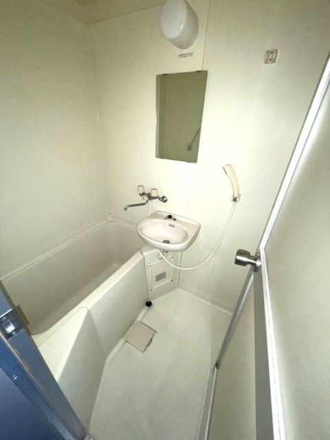 洗面設備　別部屋写真になります。