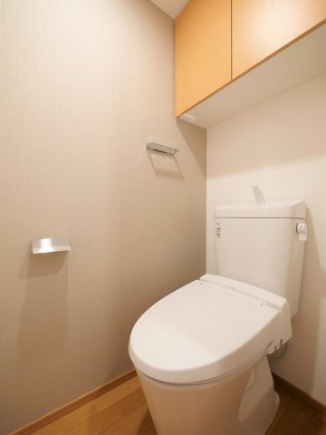 トイレ　内装は落ち着いています