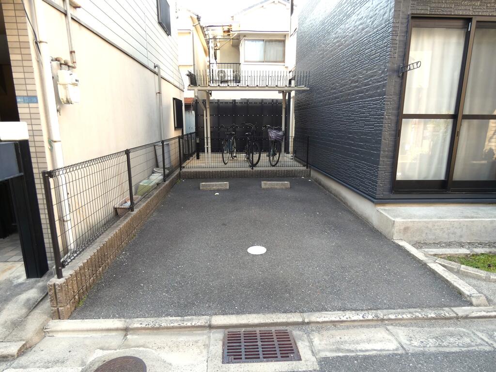 駐車場　敷地内に駐車場を完備です☆（要確認）