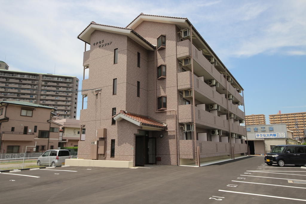 建物外観　鉄筋コンクリート造り