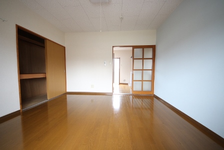 居室・リビング　広い室内