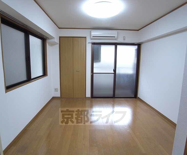 居室・リビング　２面採光の明るいお部屋です！