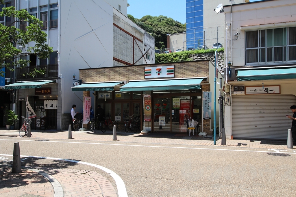 コンビニ　セブンイレブン 松山城ロープウェイ街店（コンビニ）まで240m