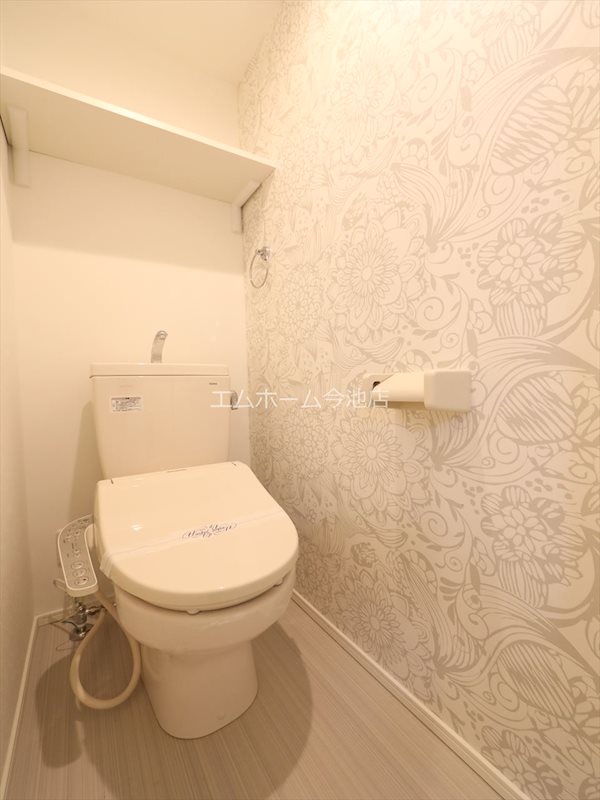 トイレ　温水洗浄暖房便座付トイレ