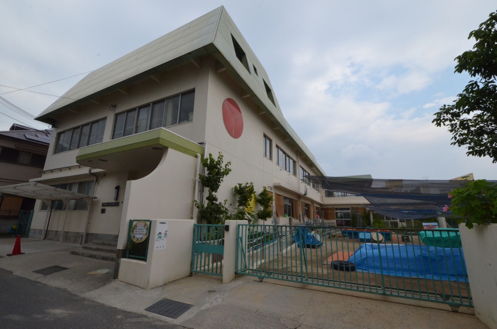 幼稚園・保育園　中央保育所（幼稚園・保育園）まで301m