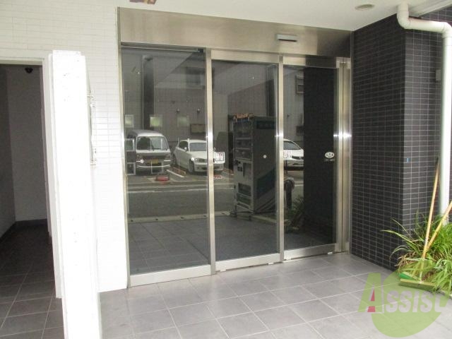 エントランス　オートロック付のエントランスです。