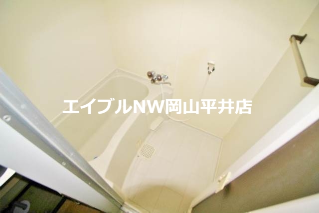 バス・シャワールーム　※同タイプのお部屋の写真です