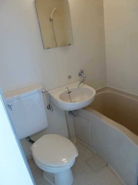 バス・シャワールーム　※写真は103号室のお部屋です