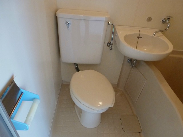 トイレ　※写真は103号室のお部屋です