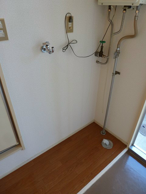 その他　洗濯機置き場　　※写真は103号室のお部屋です