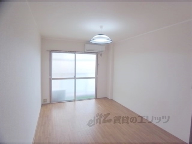 居室・リビング　居室