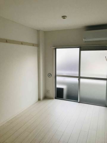 居室・リビング　明るい室内です