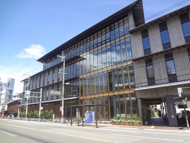 役所　京都市上京区役所（役所）まで711m