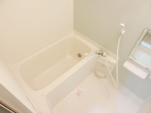 バス・シャワールーム　経済的な追焚付き