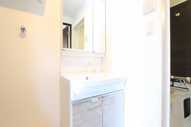 洗面設備　洗面台もおしゃれですね