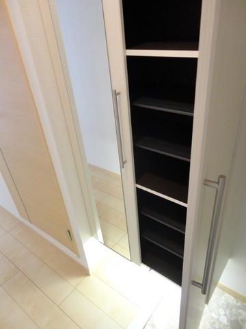 玄関　★シューズＢＯＸも収納力充実★