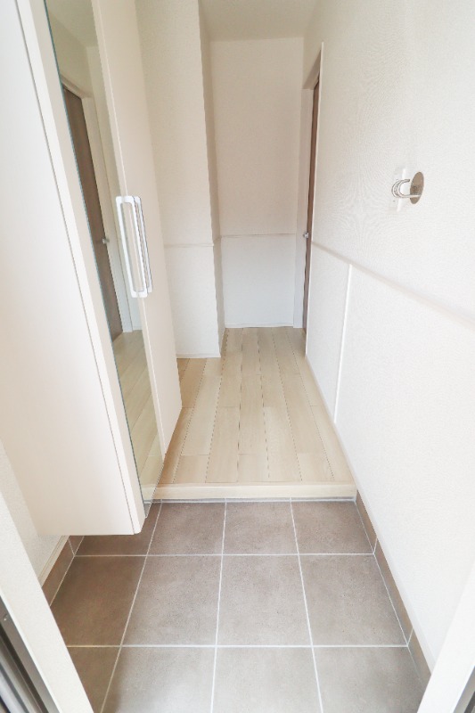 玄関　図面と現状に相違がある場合には現状を優先