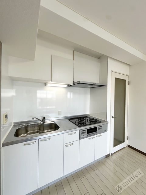 キッチン　３口システムキッチン・お料理もグレードアップ♪