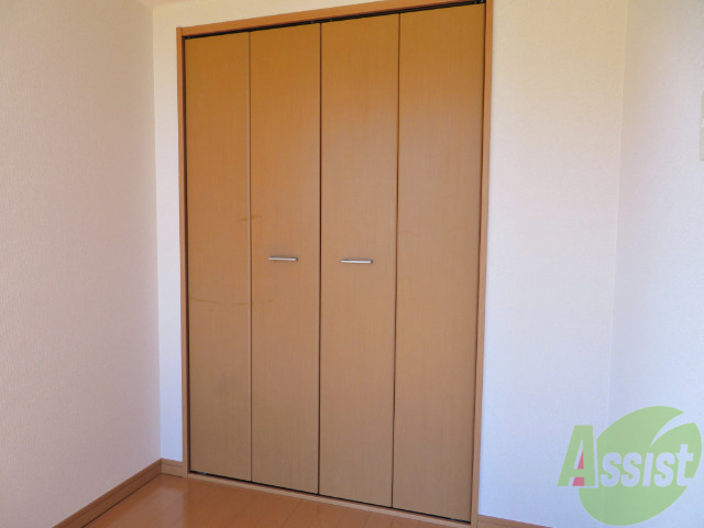 収納　寝室にあったクローゼット。荷物がたくさんあっても大丈夫。