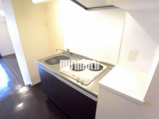 キッチン　２口コンロ物を置けるスペースもあります。