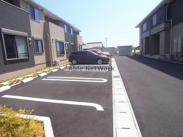 駐車場　駐車場