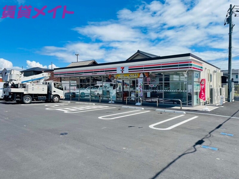 コンビニ　セブンイレブン四日市蒔田2丁目店（コンビニ）まで612m