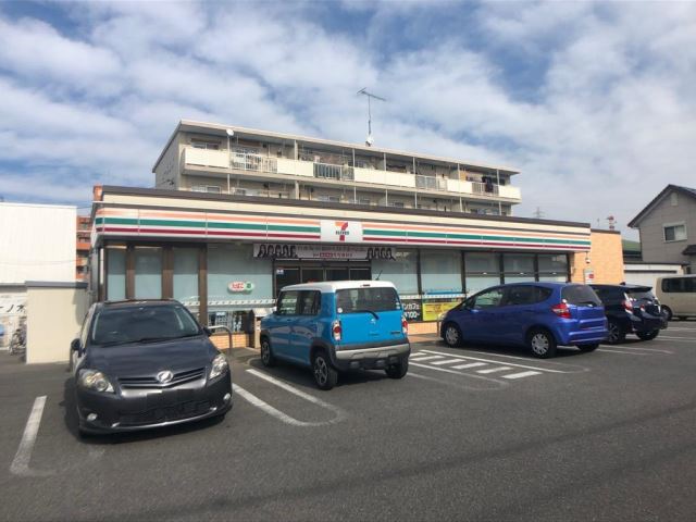 コンビニ　セブンイレブン（コンビニ）まで210m