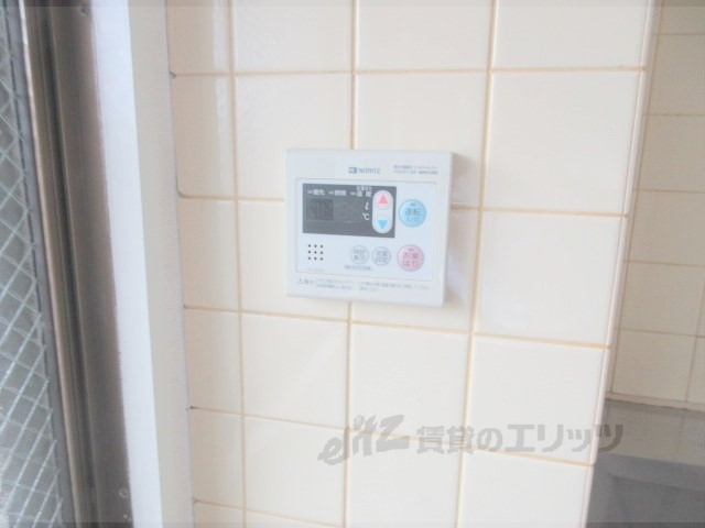 その他設備　給湯器リモコン