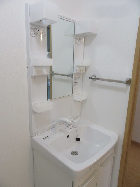 洗面設備　※写真は別部屋のものです。