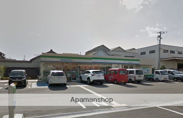 コンビニ　（コンビニ）まで247m