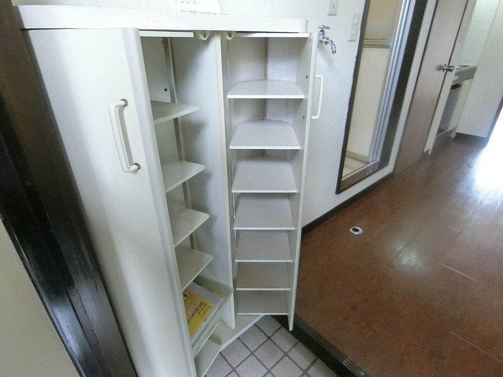 玄関　下駄箱収納