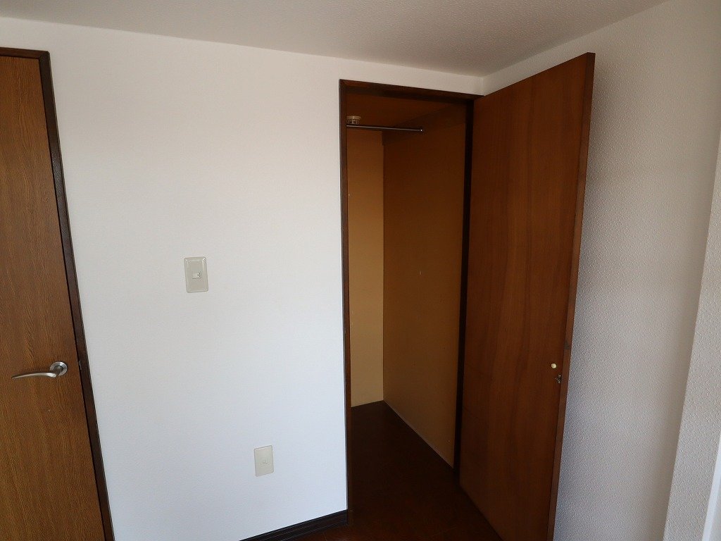 収納　奥行きのあるクローゼット収納