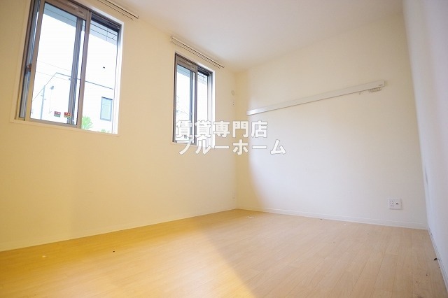 その他　窓が多くて明るいです！