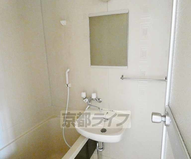 洗面設備　２点セパレートタイプになります。