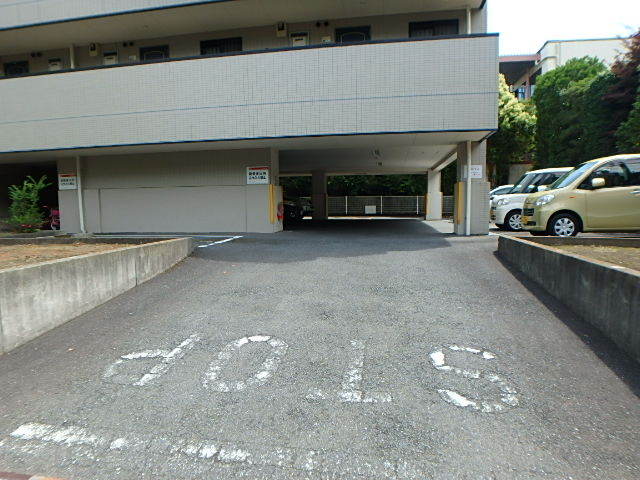 駐車場　★敷地内駐車場★（有料・要空き確認）