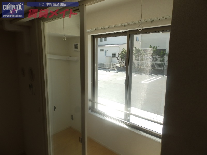 バルコニー　同タイプの部屋写真です。