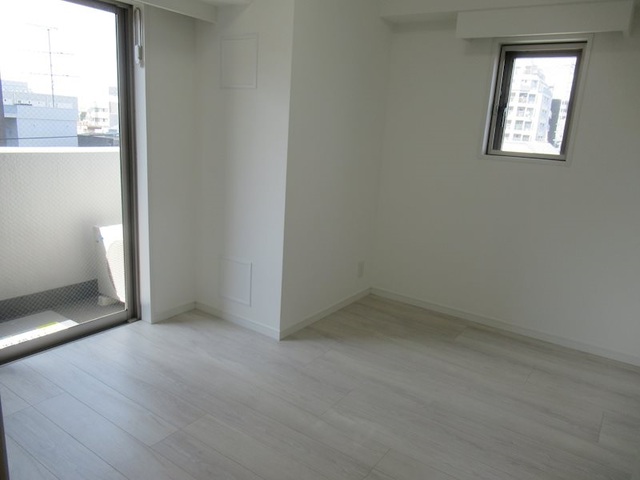 居室・リビング　室内